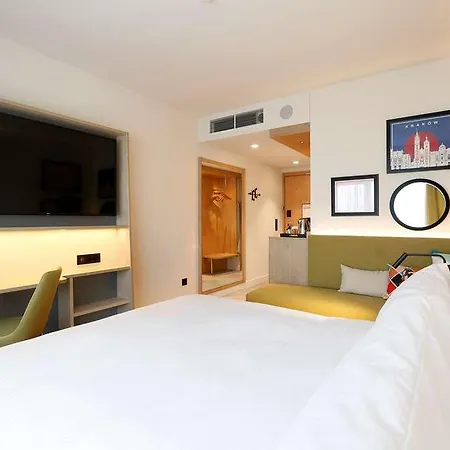 Hampton By Hilton Krakow Airport 酒店 3*