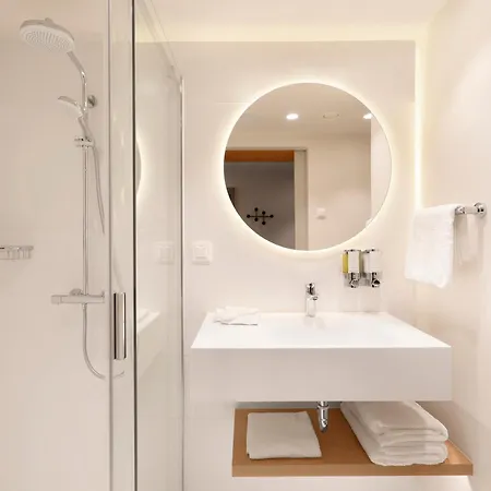 Hotell Hampton By Hilton Krakow Airport Balice