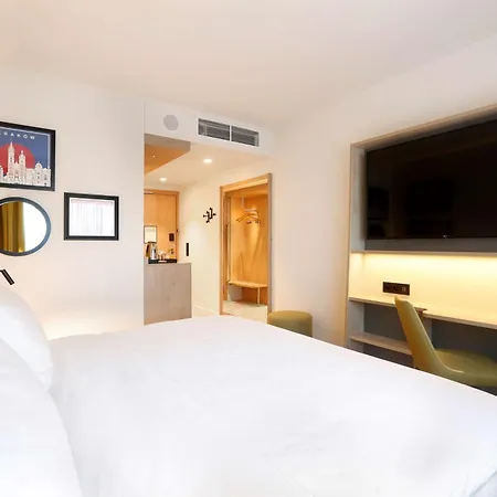 Hotell Hampton By Hilton Krakow Airport Balice