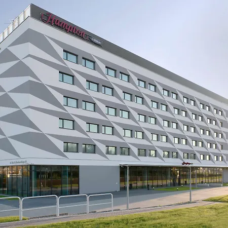 Hotell Hampton By Hilton Krakow Airport