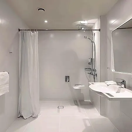Hampton By Hilton Krakow Airport Hotel 3*