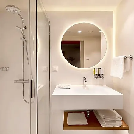 Hotel Hampton By Hilton Krakow Airport