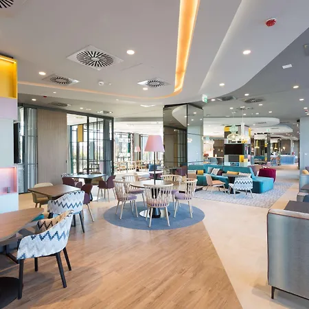 Отель Hampton By Hilton Krakow Airport Балице