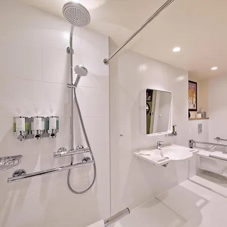 Hampton By Hilton Krakow Airport Отель Балице