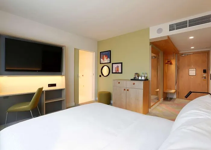 Hampton By Hilton Krakow Airport מלון Balice