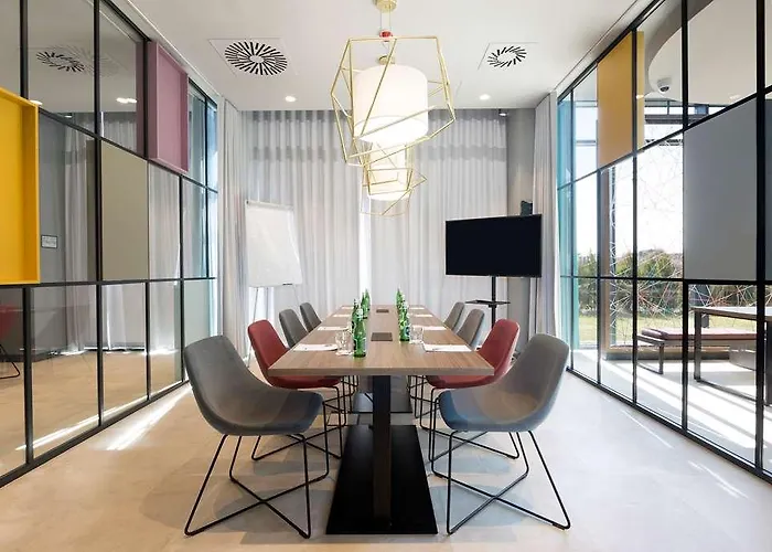 מלון Hampton By Hilton Krakow Airport Balice