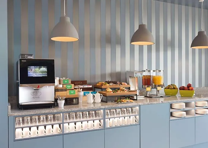 מלון Hampton By Hilton Krakow Airport 3*