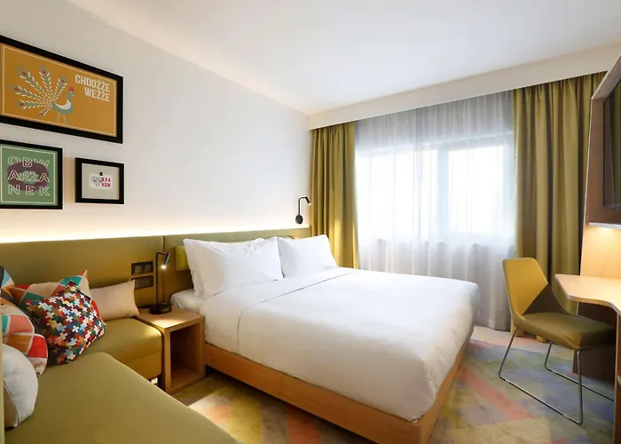 מלון Hampton By Hilton Krakow Airport 3*