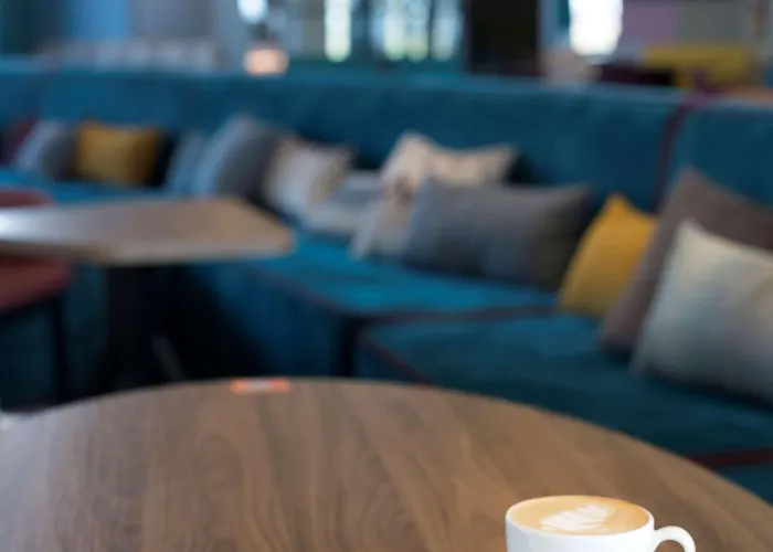 Hampton By Hilton Krakow Airport מלון 3*