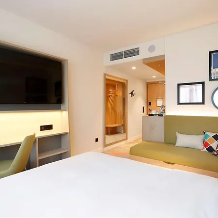 Hampton By Hilton Krakow Airport 3*